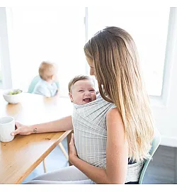 Еластичен слинг Ergobaby Aura NEW knit - Grey Stripes Еластичен слинг Ergobaby Aura NEW knit - Grey Stripes
