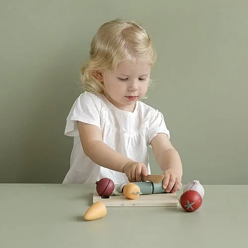 Комплект дървени зеленчуци с дъска и Нож Little Dutch Комплект дървени зеленчуци с дъска и Нож Little Dutch