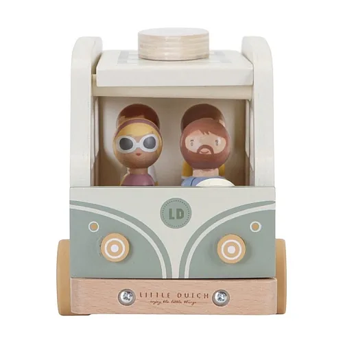 Дървен ретро кемпер с фигурки