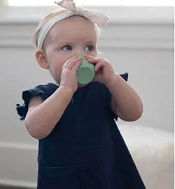 Ezpz Обучителна чаша Tiny Cup Sage 4+ месеца